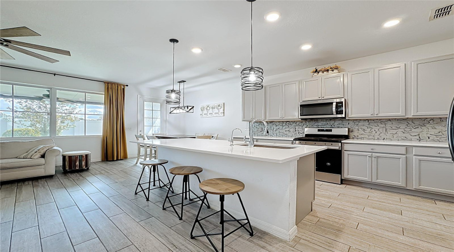 DAVENPORT, Florida 33896, 3 Bedrooms Bedrooms, ,2 BathroomsBathrooms,Residential,For Sale,BENOI DR,0,MFRO6409446