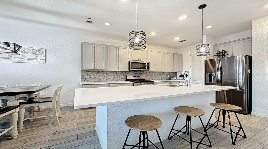 DAVENPORT, Florida 33896, 3 Bedrooms Bedrooms, ,2 BathroomsBathrooms,Residential,For Sale,BENOI DR,0,MFRO6409446