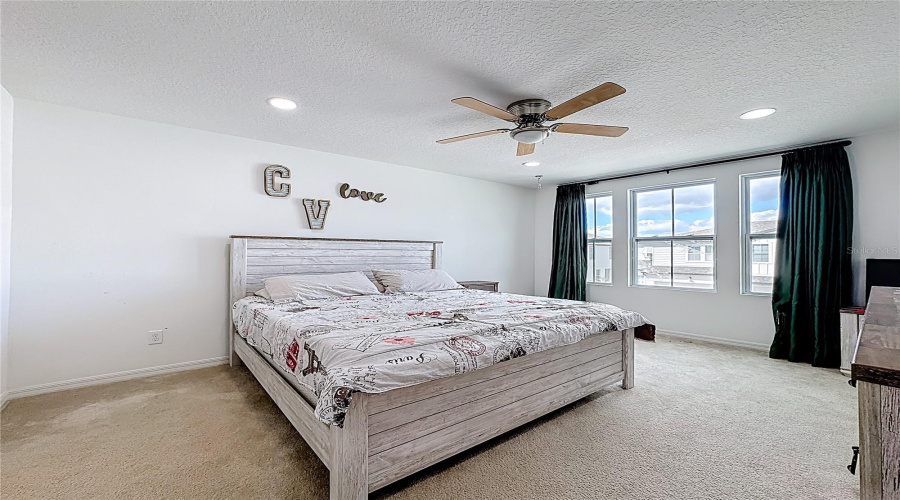 DAVENPORT, Florida 33896, 3 Bedrooms Bedrooms, ,2 BathroomsBathrooms,Residential,For Sale,BENOI DR,0,MFRO6409446