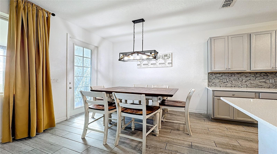 DAVENPORT, Florida 33896, 3 Bedrooms Bedrooms, ,2 BathroomsBathrooms,Residential,For Sale,BENOI DR,0,MFRO6409446