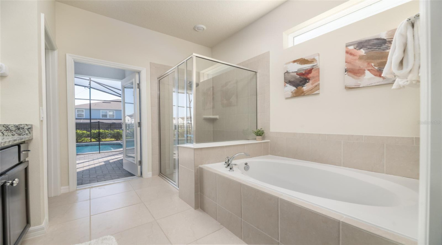DAVENPORT, Florida 33897, 8 Bedrooms Bedrooms, ,6 BathroomsBathrooms,Residential,For Sale,LILAC,0,MFRO6409110