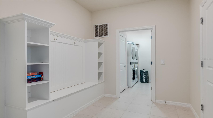 DAVENPORT, Florida 33897, 8 Bedrooms Bedrooms, ,6 BathroomsBathrooms,Residential,For Sale,LILAC,0,MFRO6409110
