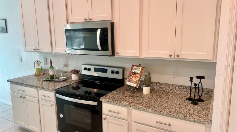 DAVENPORT, Florida 33896, 4 Bedrooms Bedrooms, ,3 BathroomsBathrooms,Residential,For Sale,VISTA VILLAGES,0,MFRTB8510129