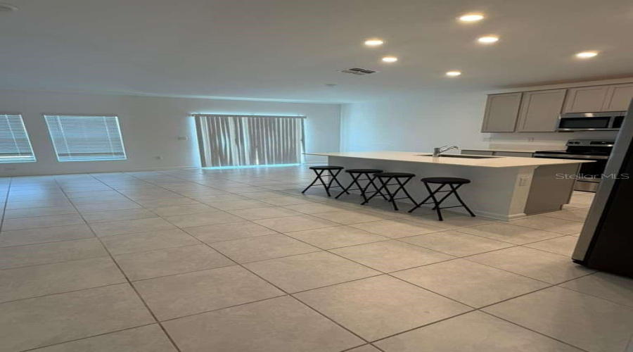 DAVENPORT, Florida 33837, 4 Bedrooms Bedrooms, ,2 BathroomsBathrooms,Residential,For Sale,BURNEY FALLS,0,MFRO6410130