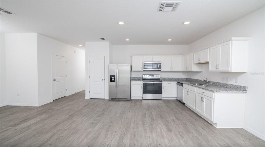 DAVENPORT, Florida 33837, 3 Bedrooms Bedrooms, ,2 BathroomsBathrooms,Residential,For Sale,MADISON,0,MFRO6410082
