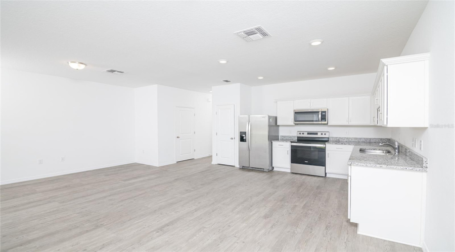 DAVENPORT, Florida 33837, 3 Bedrooms Bedrooms, ,2 BathroomsBathrooms,Residential,For Sale,MADISON,0,MFRO6410082