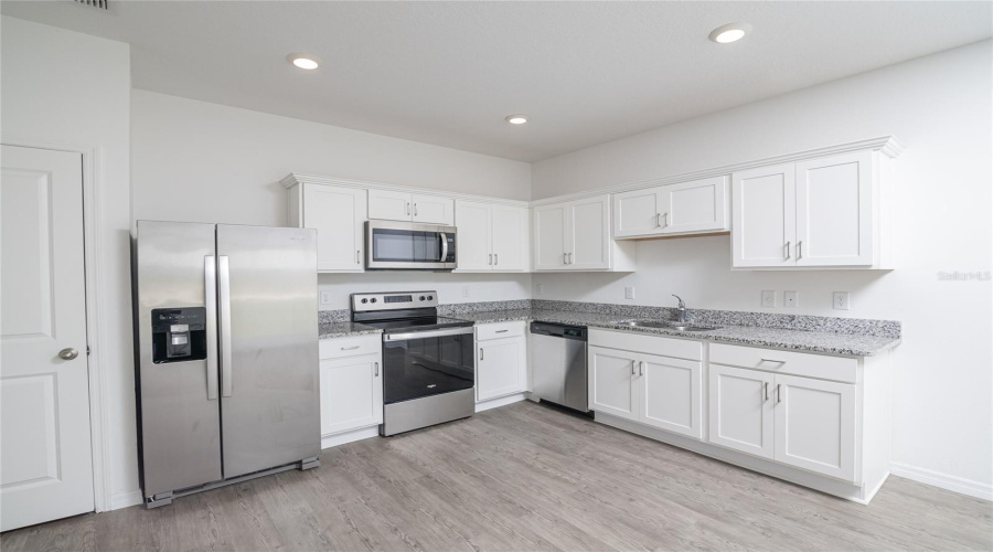 DAVENPORT, Florida 33837, 3 Bedrooms Bedrooms, ,2 BathroomsBathrooms,Residential,For Sale,MADISON,0,MFRO6410082