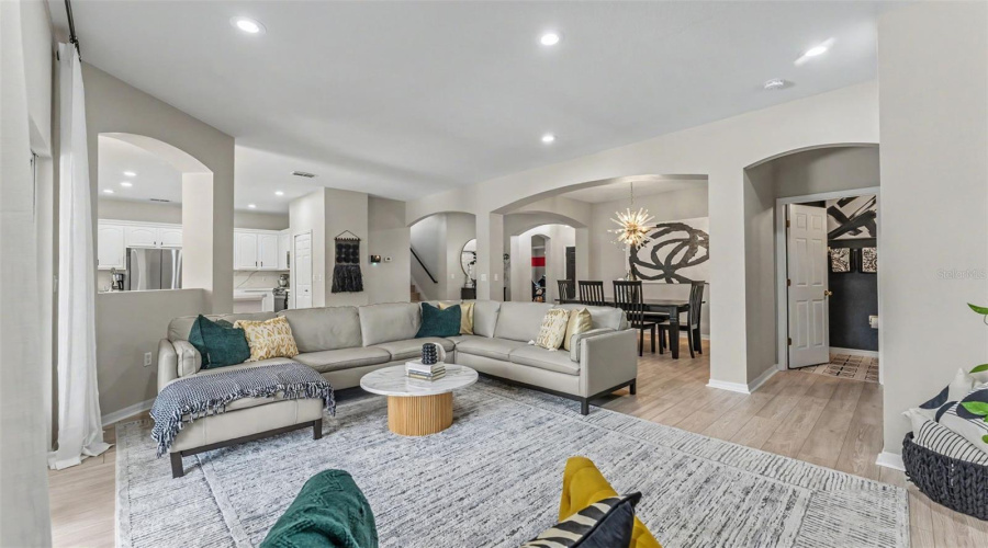 KISSIMMEE, Florida 34746, 5 Bedrooms Bedrooms, ,4 BathroomsBathrooms,Residential,For Sale,GOLDEN FEATHER,0,MFRL4962124