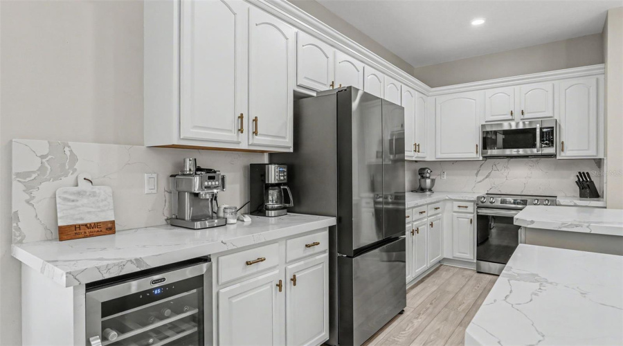 KISSIMMEE, Florida 34746, 5 Bedrooms Bedrooms, ,4 BathroomsBathrooms,Residential,For Sale,GOLDEN FEATHER,0,MFRL4962124