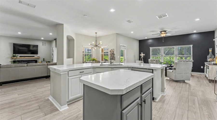 KISSIMMEE, Florida 34746, 5 Bedrooms Bedrooms, ,4 BathroomsBathrooms,Residential,For Sale,GOLDEN FEATHER,0,MFRL4962124