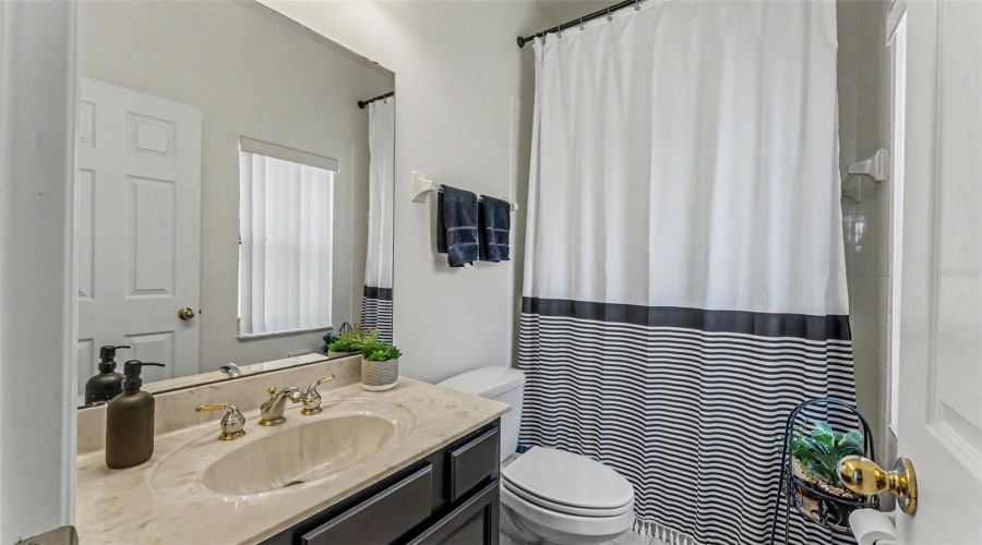 KISSIMMEE, Florida 34746, 5 Bedrooms Bedrooms, ,4 BathroomsBathrooms,Residential,For Sale,GOLDEN FEATHER,0,MFRL4962124