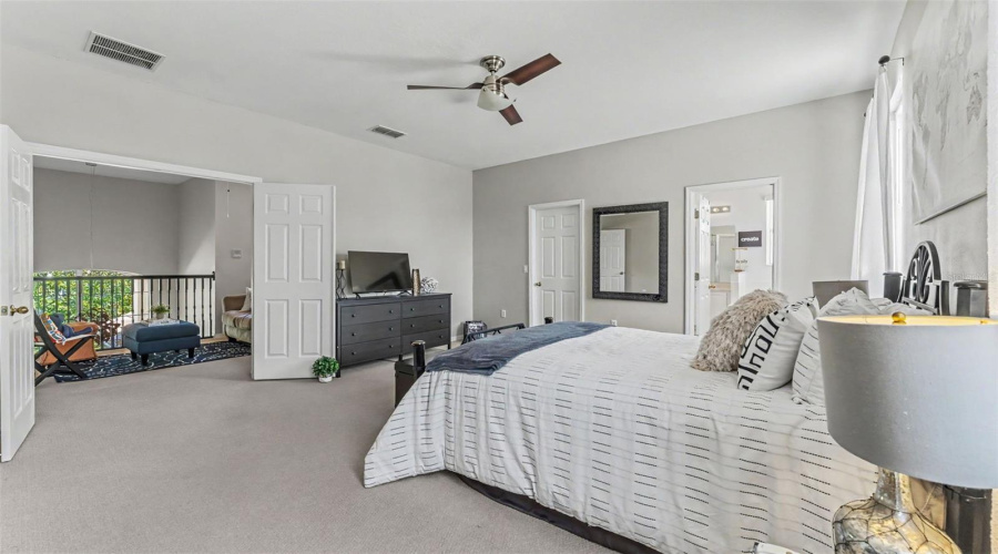 KISSIMMEE, Florida 34746, 5 Bedrooms Bedrooms, ,4 BathroomsBathrooms,Residential,For Sale,GOLDEN FEATHER,0,MFRL4962124