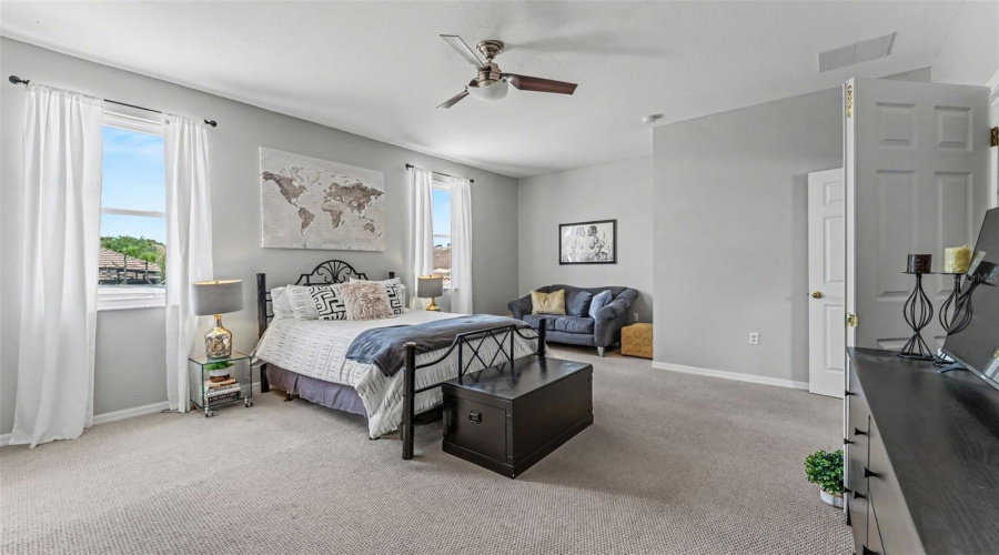 KISSIMMEE, Florida 34746, 5 Bedrooms Bedrooms, ,4 BathroomsBathrooms,Residential,For Sale,GOLDEN FEATHER,0,MFRL4962124