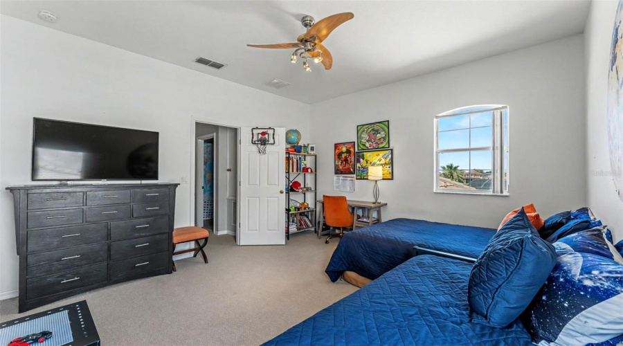 KISSIMMEE, Florida 34746, 5 Bedrooms Bedrooms, ,4 BathroomsBathrooms,Residential,For Sale,GOLDEN FEATHER,0,MFRL4962124