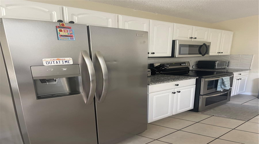 DAVENPORT, Florida 33897, 5 Bedrooms Bedrooms, ,3 BathroomsBathrooms,Residential,For Sale,CASTERTON,0,MFRP4938787