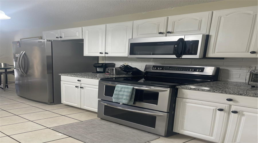 DAVENPORT, Florida 33897, 5 Bedrooms Bedrooms, ,3 BathroomsBathrooms,Residential,For Sale,CASTERTON,0,MFRP4938787