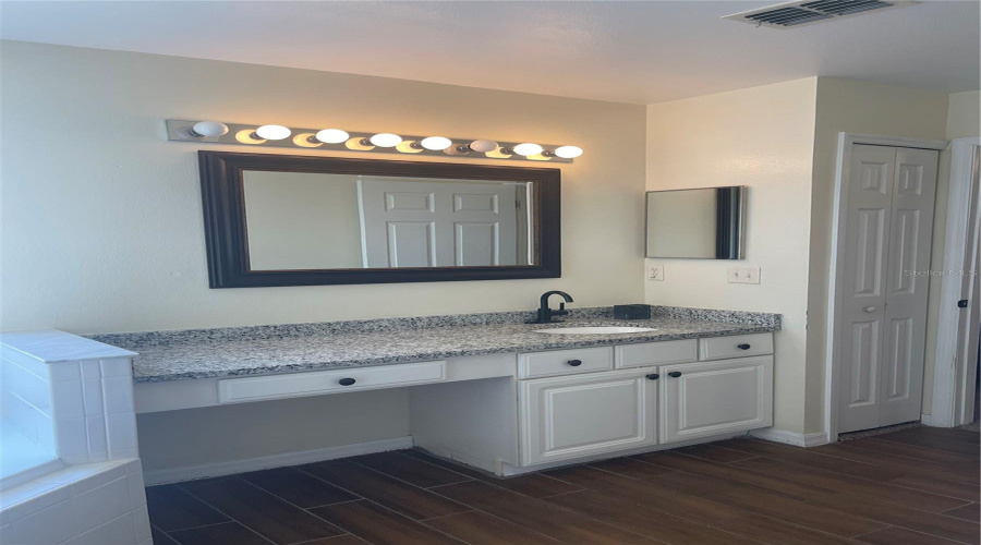 DAVENPORT, Florida 33897, 5 Bedrooms Bedrooms, ,3 BathroomsBathrooms,Residential,For Sale,CASTERTON,0,MFRP4938787