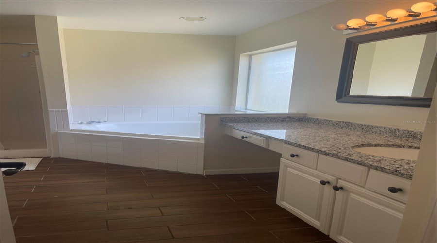 DAVENPORT, Florida 33897, 5 Bedrooms Bedrooms, ,3 BathroomsBathrooms,Residential,For Sale,CASTERTON,0,MFRP4938787