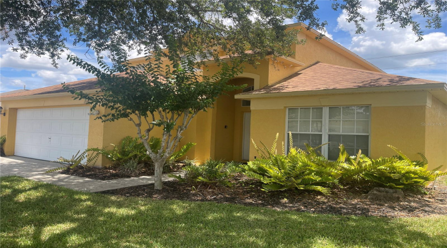 DAVENPORT, Florida 33897, 5 Bedrooms Bedrooms, ,3 BathroomsBathrooms,Residential,For Sale,CASTERTON,0,MFRP4938787