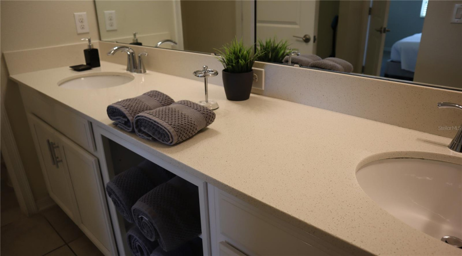 KISSIMMEE, Florida 34746, 2 Bedrooms Bedrooms, ,2 BathroomsBathrooms,Residential,For Sale,CLOCK TOWER,0,MFRO6410323