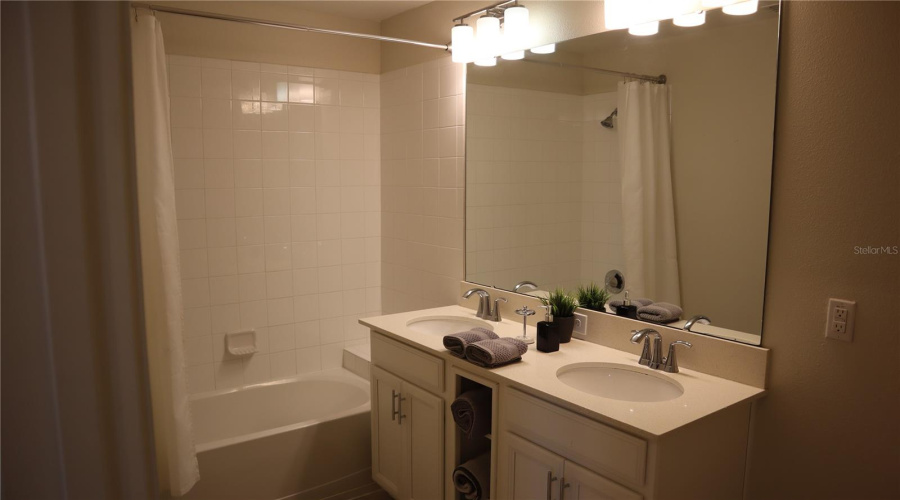 KISSIMMEE, Florida 34746, 2 Bedrooms Bedrooms, ,2 BathroomsBathrooms,Residential,For Sale,CLOCK TOWER,0,MFRO6410323