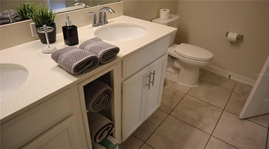 KISSIMMEE, Florida 34746, 2 Bedrooms Bedrooms, ,2 BathroomsBathrooms,Residential,For Sale,CLOCK TOWER,0,MFRO6410323