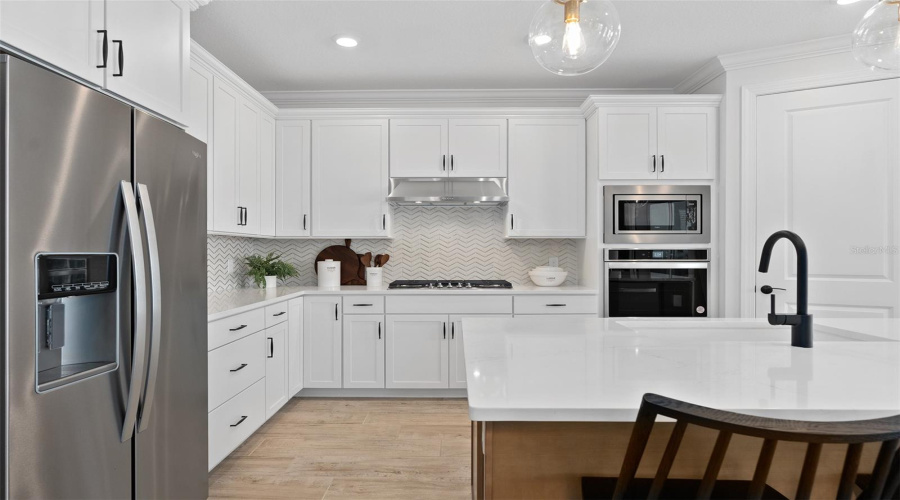 Actual home photo. Colors, finishes, textures and options may appear differently in person due to variations in monitors and viewing devices.