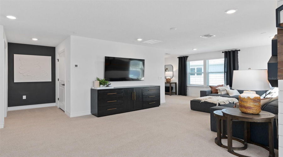 Actual home photo. Colors, finishes, textures and options may appear differently in person due to variations in monitors and viewing devices.