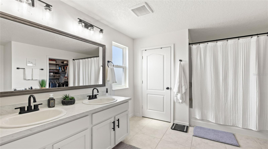 DAVENPORT, Florida 33837, 4 Bedrooms Bedrooms, ,2 BathroomsBathrooms,Residential,For Sale,PRESERVE POINTE,0,MFRO6409616