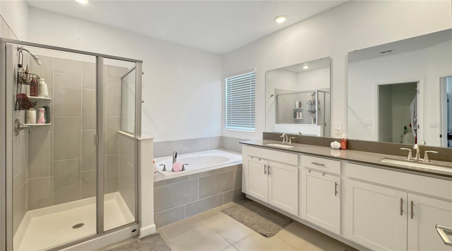 DAVENPORT, Florida 33837, 5 Bedrooms Bedrooms, ,3 BathroomsBathrooms,Residential,For Sale,WANDSWORTH,0,MFRS5150517
