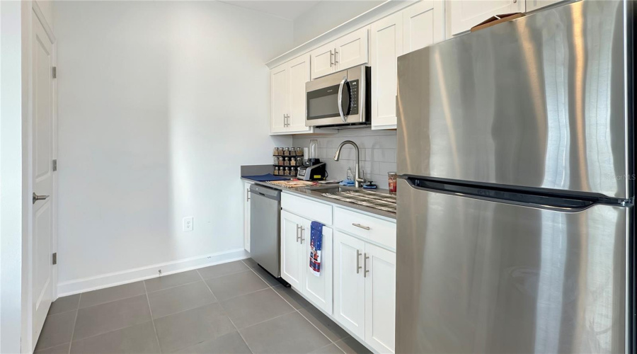 DAVENPORT, Florida 33837, 5 Bedrooms Bedrooms, ,3 BathroomsBathrooms,Residential,For Sale,WANDSWORTH,0,MFRS5150517