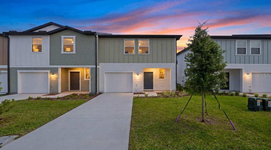 DAVENPORT, Florida 33837, 3 Bedrooms Bedrooms, ,2 BathroomsBathrooms,Residential,For Sale,SPIRE,0,MFRS5148609