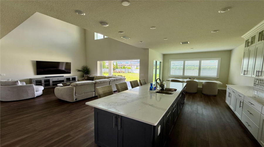 ORLANDO, Florida 32836, 5 Bedrooms Bedrooms, ,4 BathroomsBathrooms,Residential,For Sale,PARK CLIFF,0,MFRS5150293