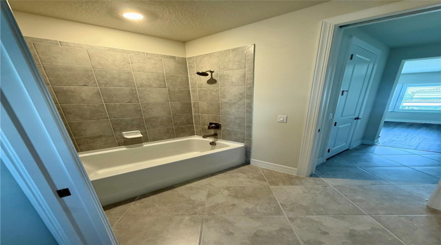 ORLANDO, Florida 32836, 5 Bedrooms Bedrooms, ,4 BathroomsBathrooms,Residential,For Sale,PARK CLIFF,0,MFRS5150293
