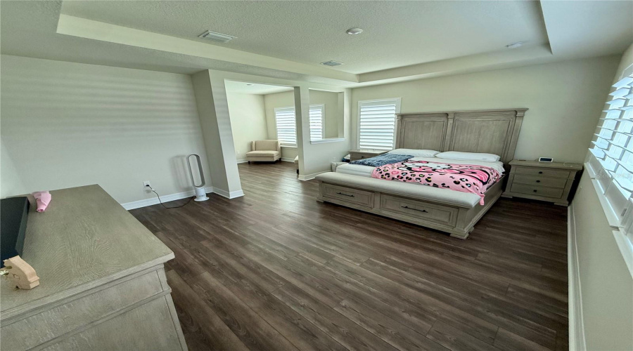 ORLANDO, Florida 32836, 5 Bedrooms Bedrooms, ,4 BathroomsBathrooms,Residential,For Sale,PARK CLIFF,0,MFRS5150293