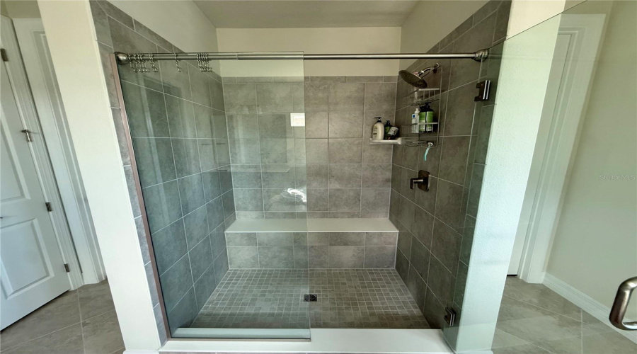 ORLANDO, Florida 32836, 5 Bedrooms Bedrooms, ,4 BathroomsBathrooms,Residential,For Sale,PARK CLIFF,0,MFRS5150293