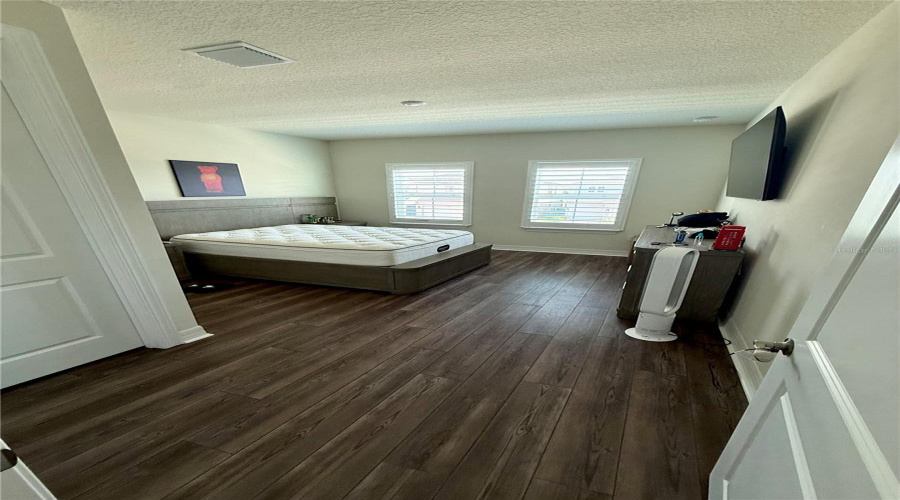 ORLANDO, Florida 32836, 5 Bedrooms Bedrooms, ,4 BathroomsBathrooms,Residential,For Sale,PARK CLIFF,0,MFRS5150293