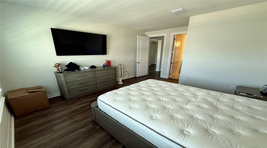 ORLANDO, Florida 32836, 5 Bedrooms Bedrooms, ,4 BathroomsBathrooms,Residential,For Sale,PARK CLIFF,0,MFRS5150293