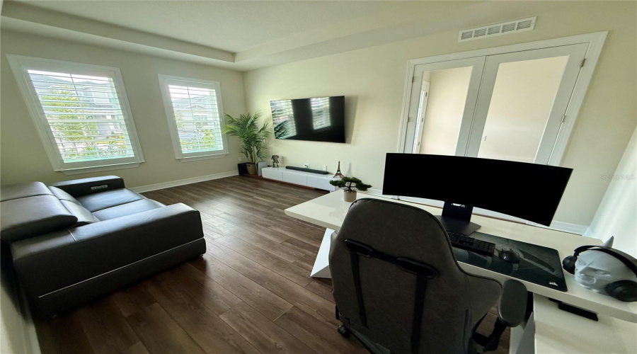 ORLANDO, Florida 32836, 5 Bedrooms Bedrooms, ,4 BathroomsBathrooms,Residential,For Sale,PARK CLIFF,0,MFRS5150293