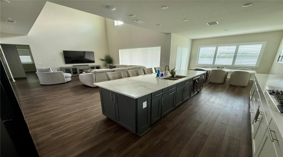 ORLANDO, Florida 32836, 5 Bedrooms Bedrooms, ,4 BathroomsBathrooms,Residential,For Sale,PARK CLIFF,0,MFRS5150293