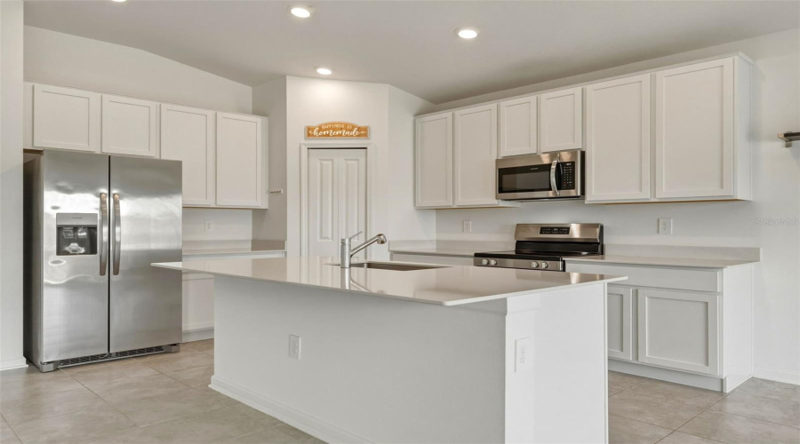 KISSIMMEE, Florida 34746, 4 Bedrooms Bedrooms, ,2 BathroomsBathrooms,Residential,For Sale,WORCHESTER,0,MFRS5150515