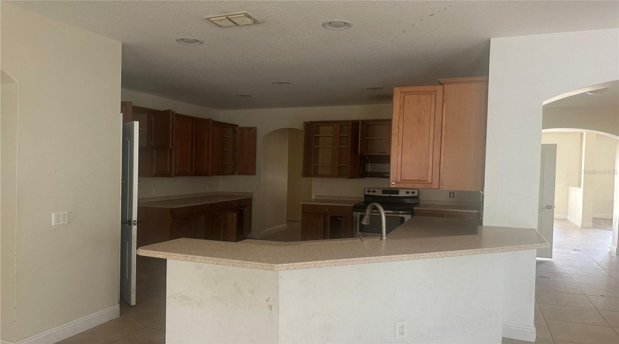 KISSIMMEE, Florida 34746, 5 Bedrooms Bedrooms, ,3 BathroomsBathrooms,Residential,For Sale,MARSHFIELD PRESERVE,0,MFRO6410372