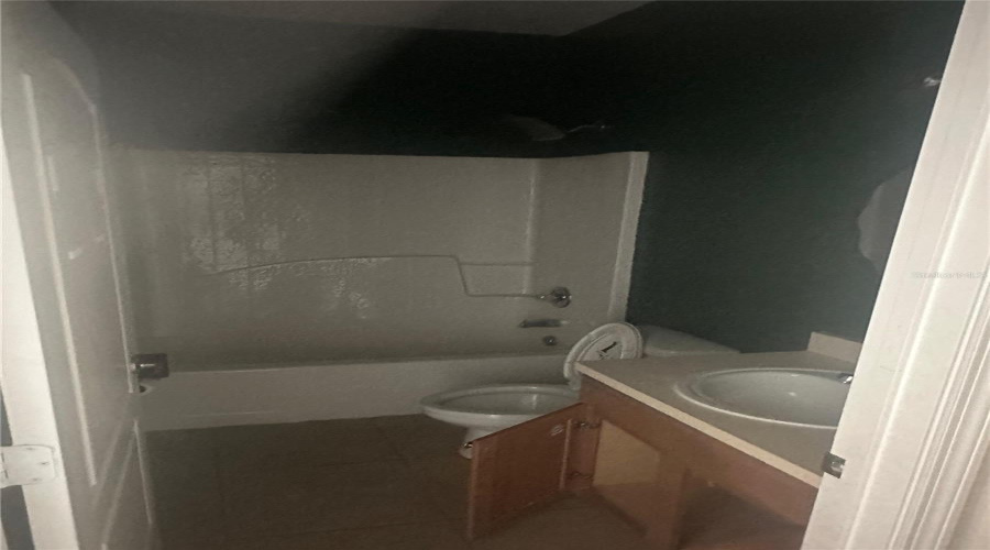 KISSIMMEE, Florida 34746, 5 Bedrooms Bedrooms, ,3 BathroomsBathrooms,Residential,For Sale,MARSHFIELD PRESERVE,0,MFRO6410372