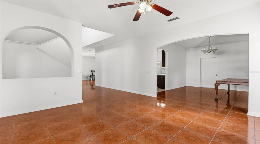 entry living room/dining