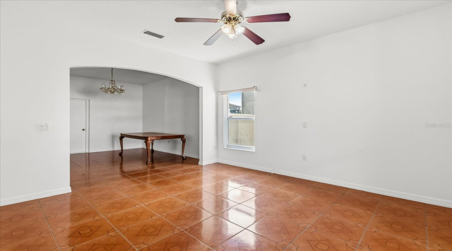 entry living room/dining
