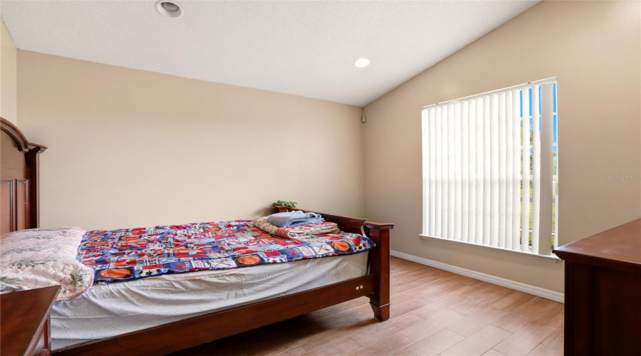 KISSIMMEE, Florida 34746, 4 Bedrooms Bedrooms, ,2 BathroomsBathrooms,Residential,For Sale,BEAU CHENE,0,MFRO6410541