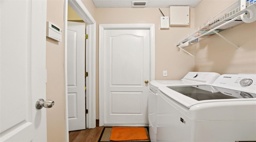 KISSIMMEE, Florida 34746, 4 Bedrooms Bedrooms, ,2 BathroomsBathrooms,Residential,For Sale,BEAU CHENE,0,MFRO6410541