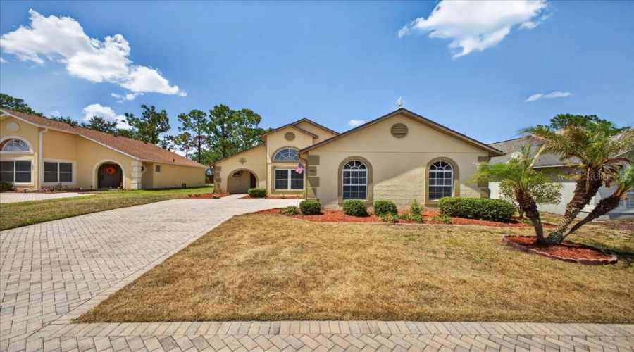 DAVENPORT, Florida 33896, 3 Bedrooms Bedrooms, ,2 BathroomsBathrooms,Residential,For Sale,KNIGHTSBRIDGE,0,MFRTB8511909