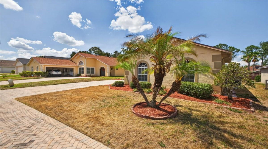 DAVENPORT, Florida 33896, 3 Bedrooms Bedrooms, ,2 BathroomsBathrooms,Residential,For Sale,KNIGHTSBRIDGE,0,MFRTB8511909