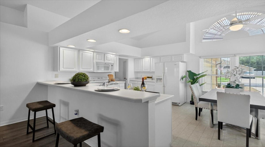 DAVENPORT, Florida 33896, 3 Bedrooms Bedrooms, ,2 BathroomsBathrooms,Residential,For Sale,KNIGHTSBRIDGE,0,MFRTB8511909